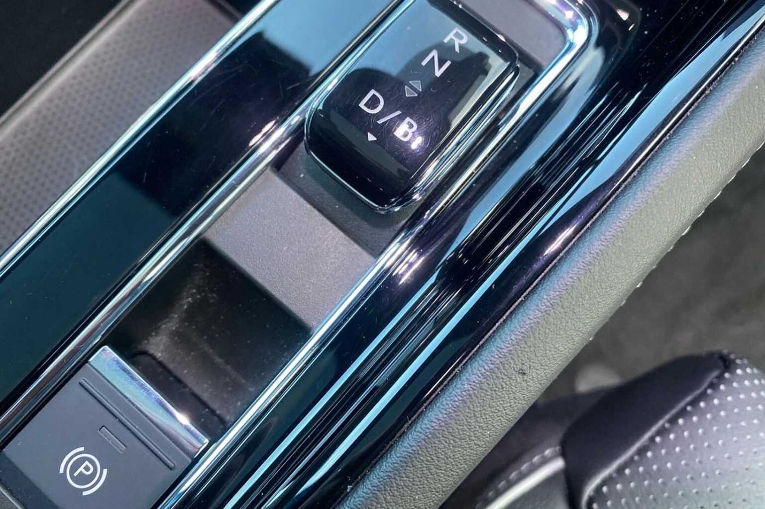 SKODA Enyaq Coup- iV vRS 82 kWh 299 PS Single speed 4x4