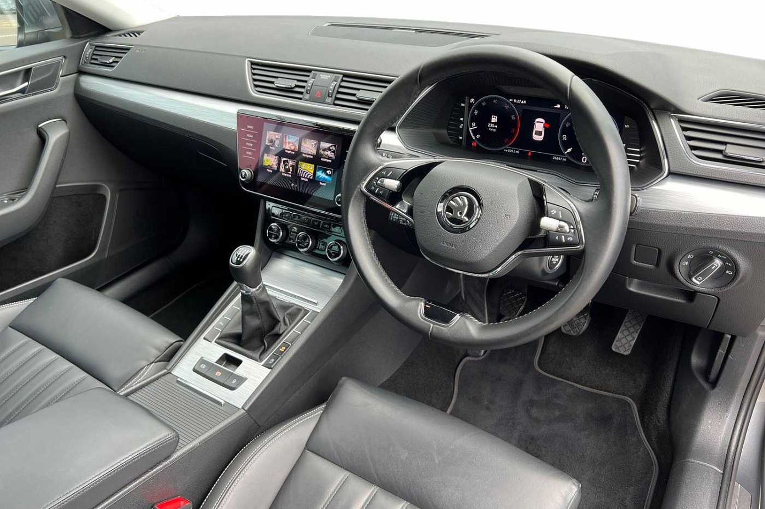 SKODA Superb Hatch SE Technology 1.5 TSI 150 PS 6G Man